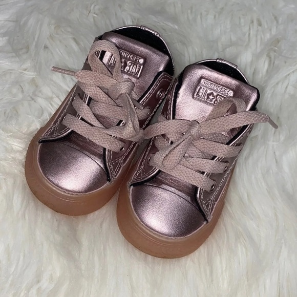 Converse - Picture 2 of 2